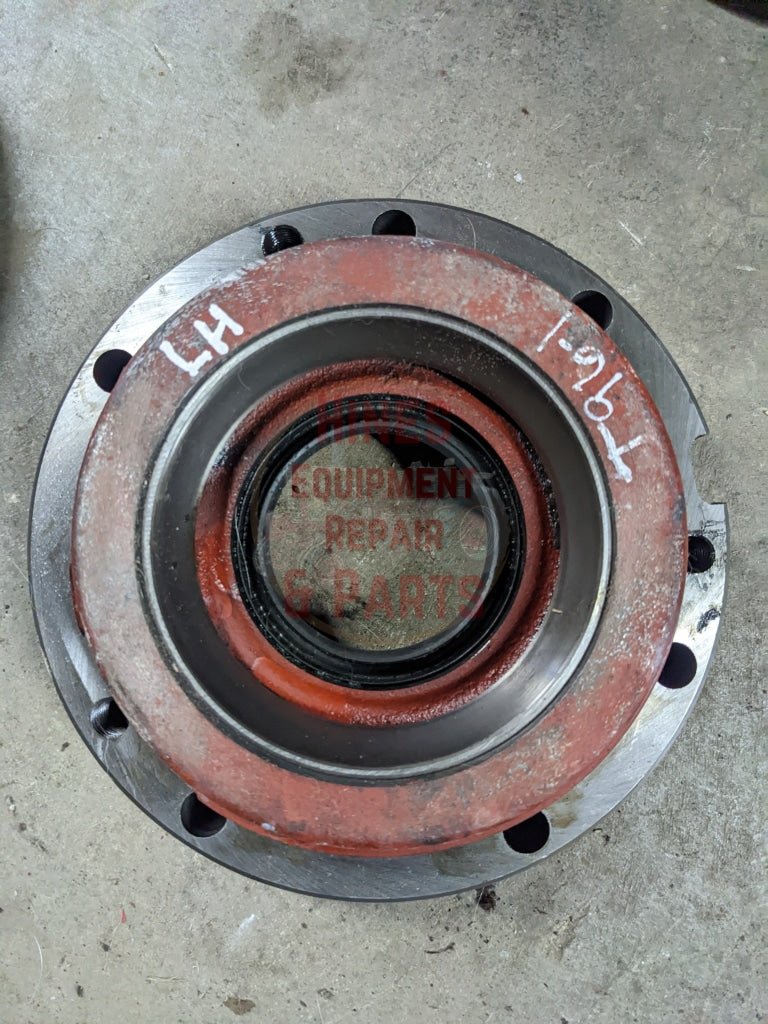 Left Differential Bearing Retainer IH International 384086R2 USED