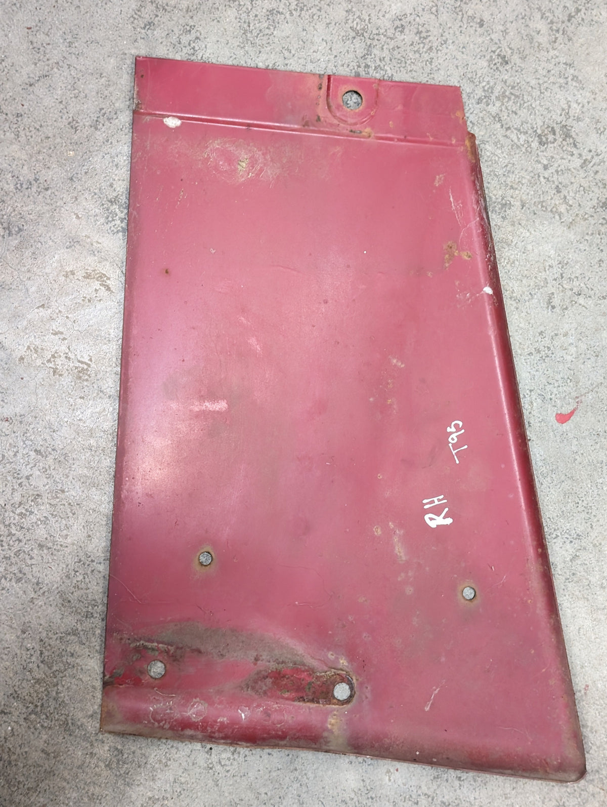 Right Radiator Side Panel International 397883R1 USED