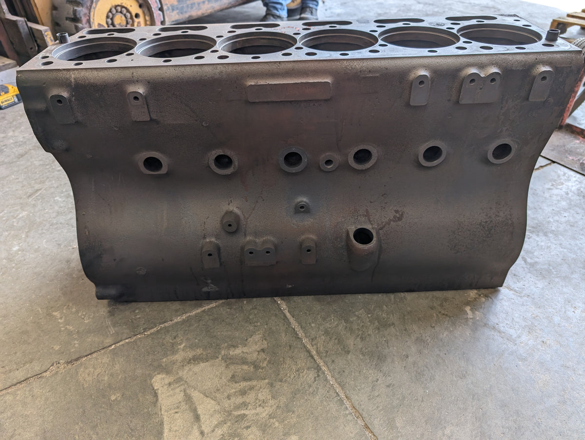 D-414 Engine Block IH International 675500C3 USED