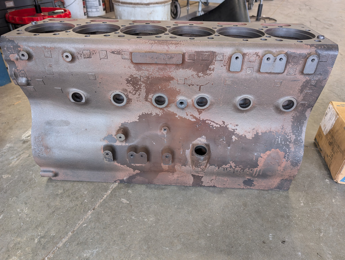 DT-414 Engine Block IH International 675500C2 USED