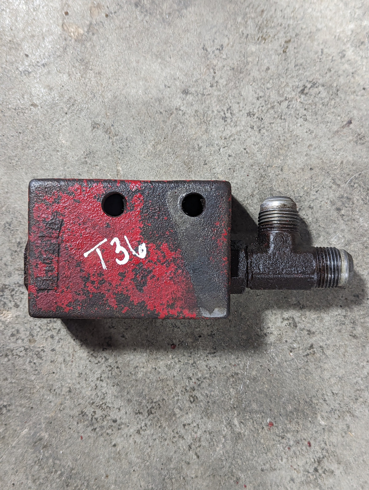 Relief Valve Block IH International 113680C91 403187R1 USED