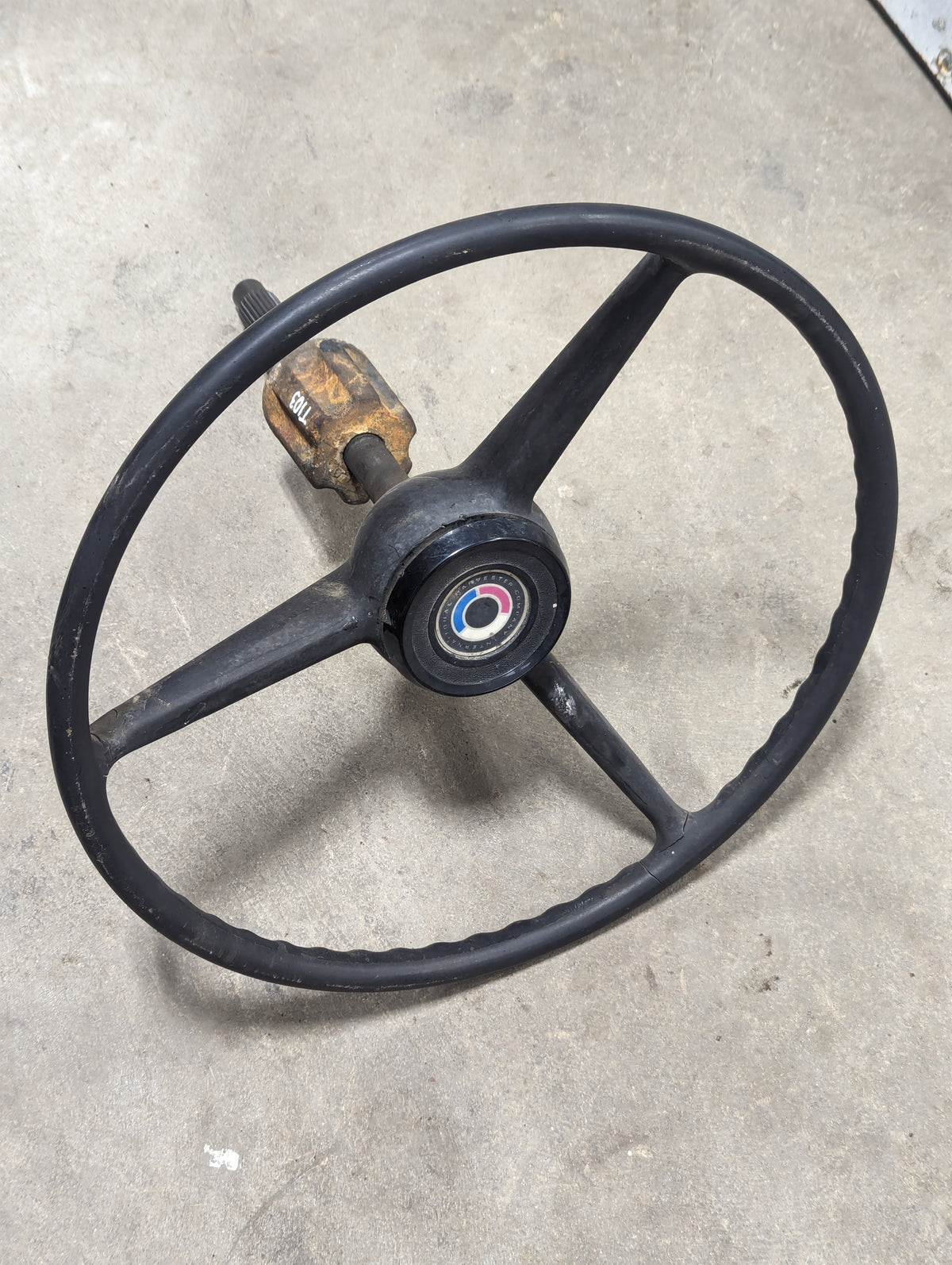 Steering Wheel &amp; Shaft IH International 103986C1 385156R1 USED