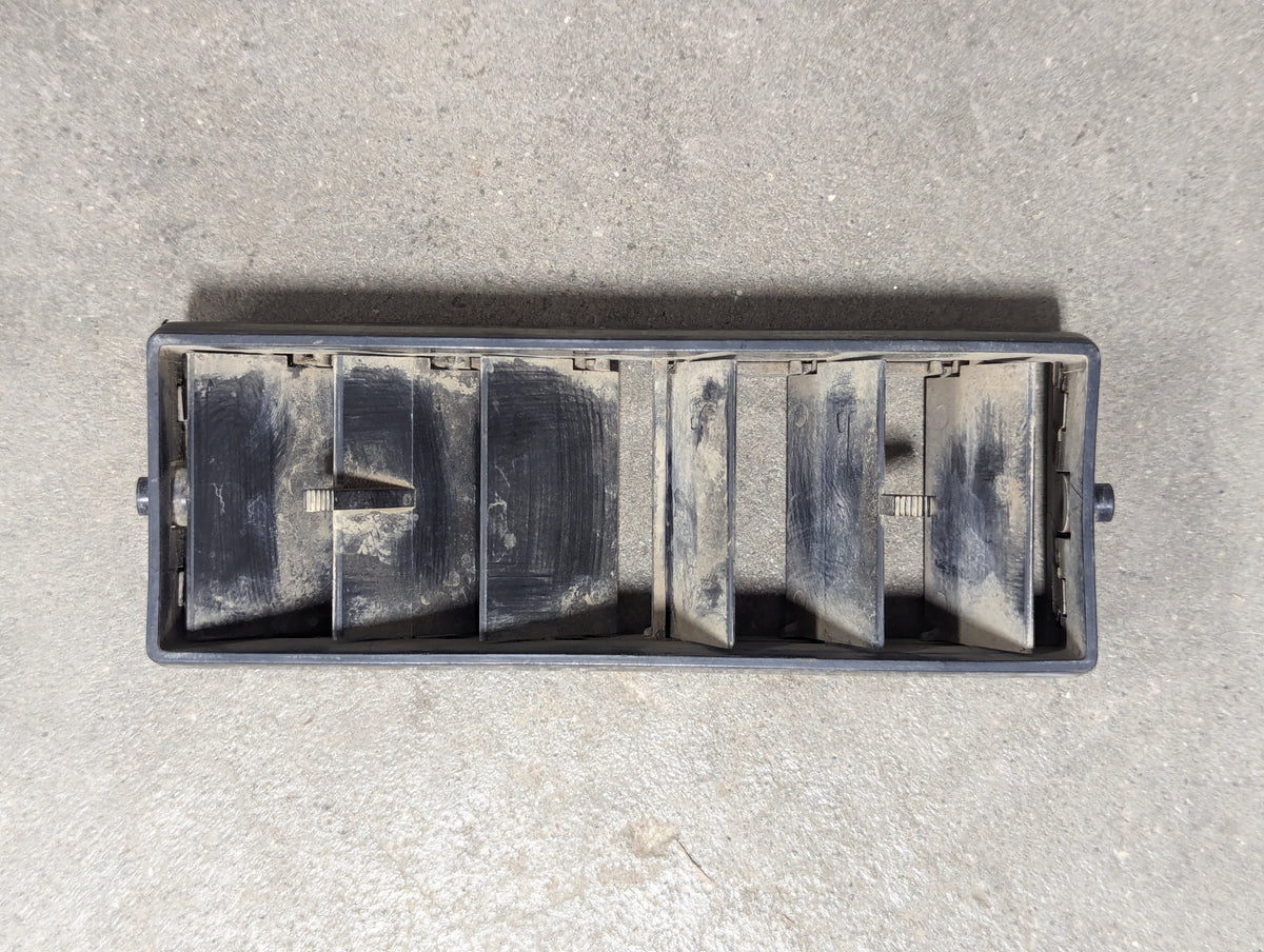 Vent Louver IH International 109227C1 USED