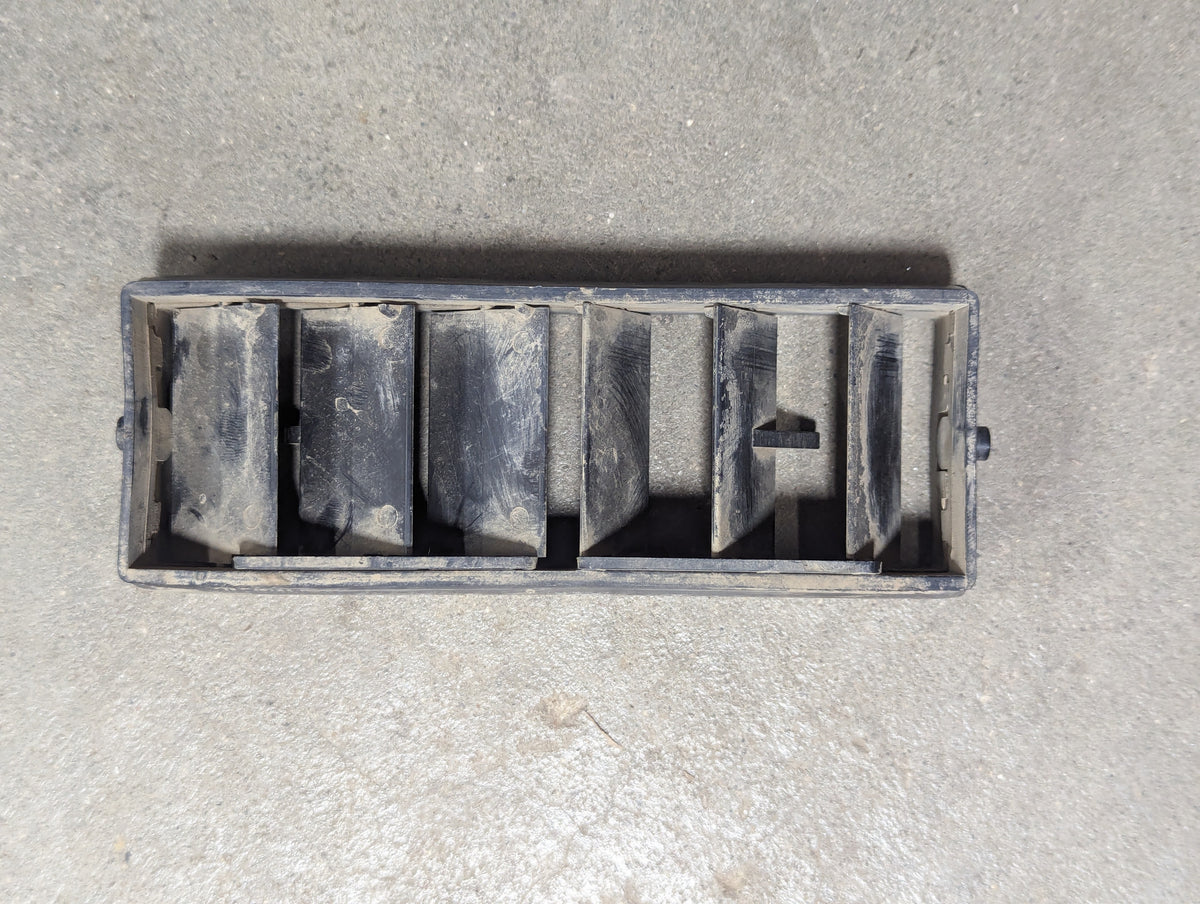 Vent Louver IH International 109227C1 USED