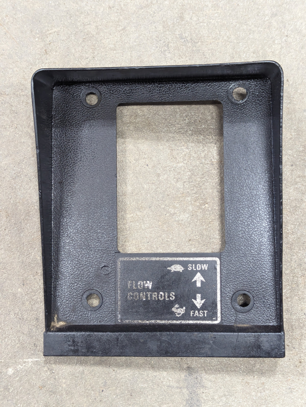 Flow Control Cover IH International 1251787C2 USED