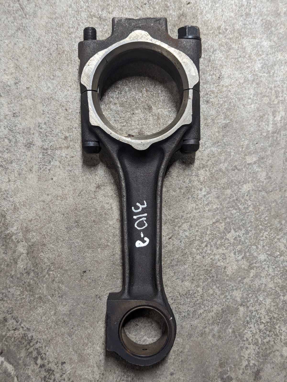 Connecting Rod IH International 3055029R24 1967029C1 USED