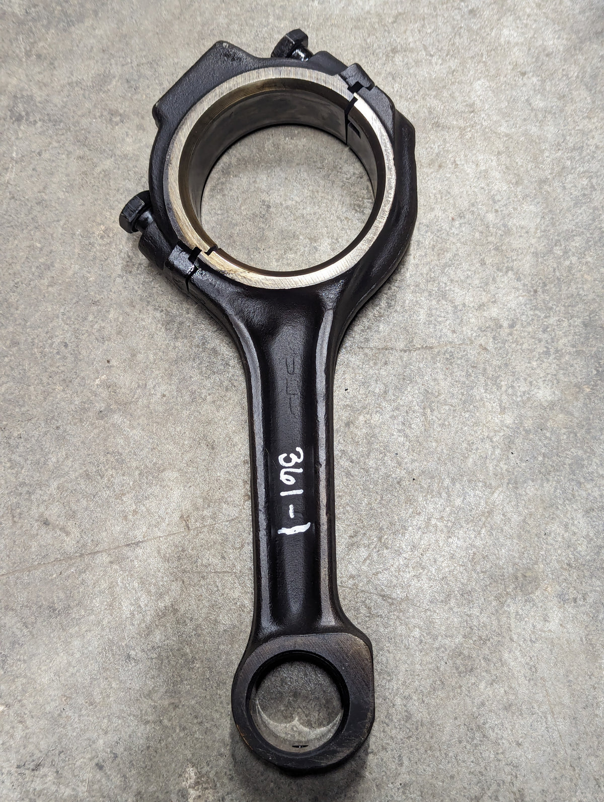 Connecting Rod IH International 341113R94 332260R1 USED