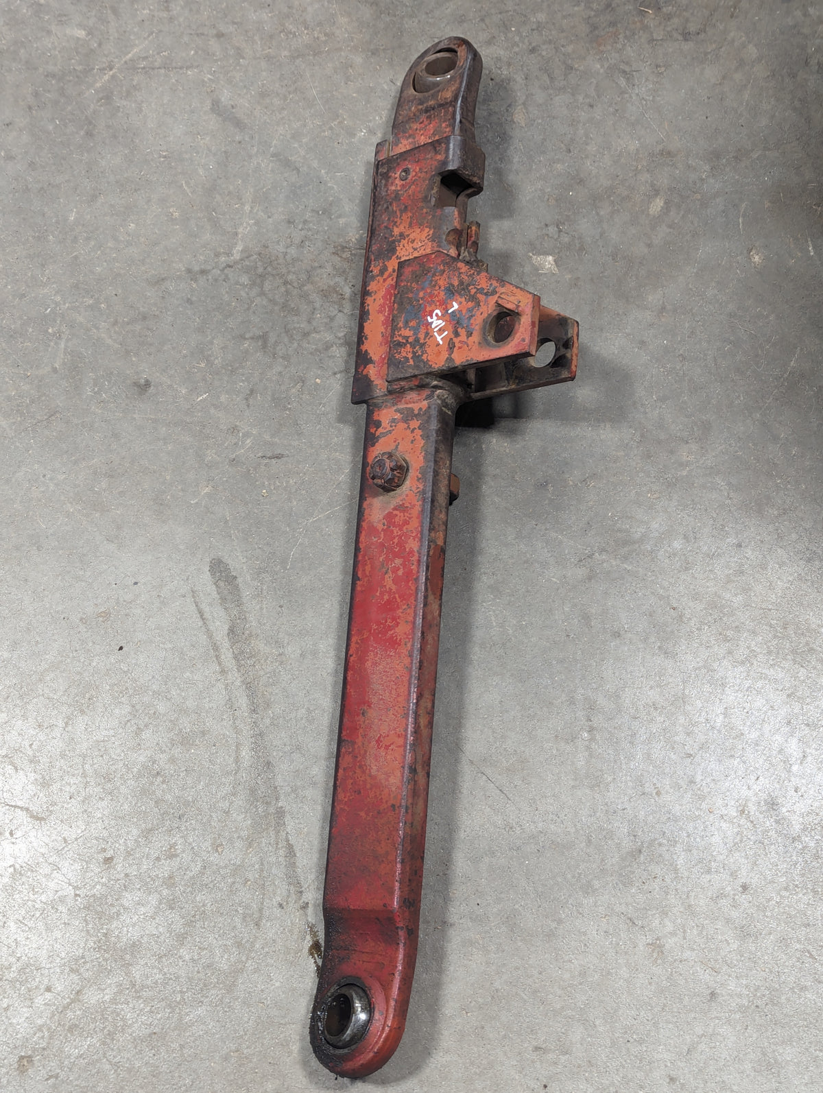 Cat 2 Left Lower Link Hitch Arm IH International 398251R92 398371R11 USED