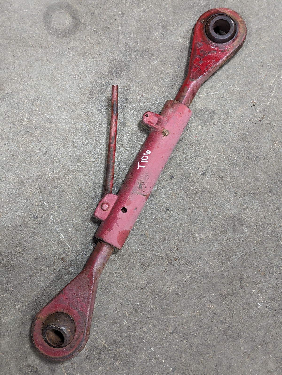 Turnbuckle IH International 1252111C1 USED