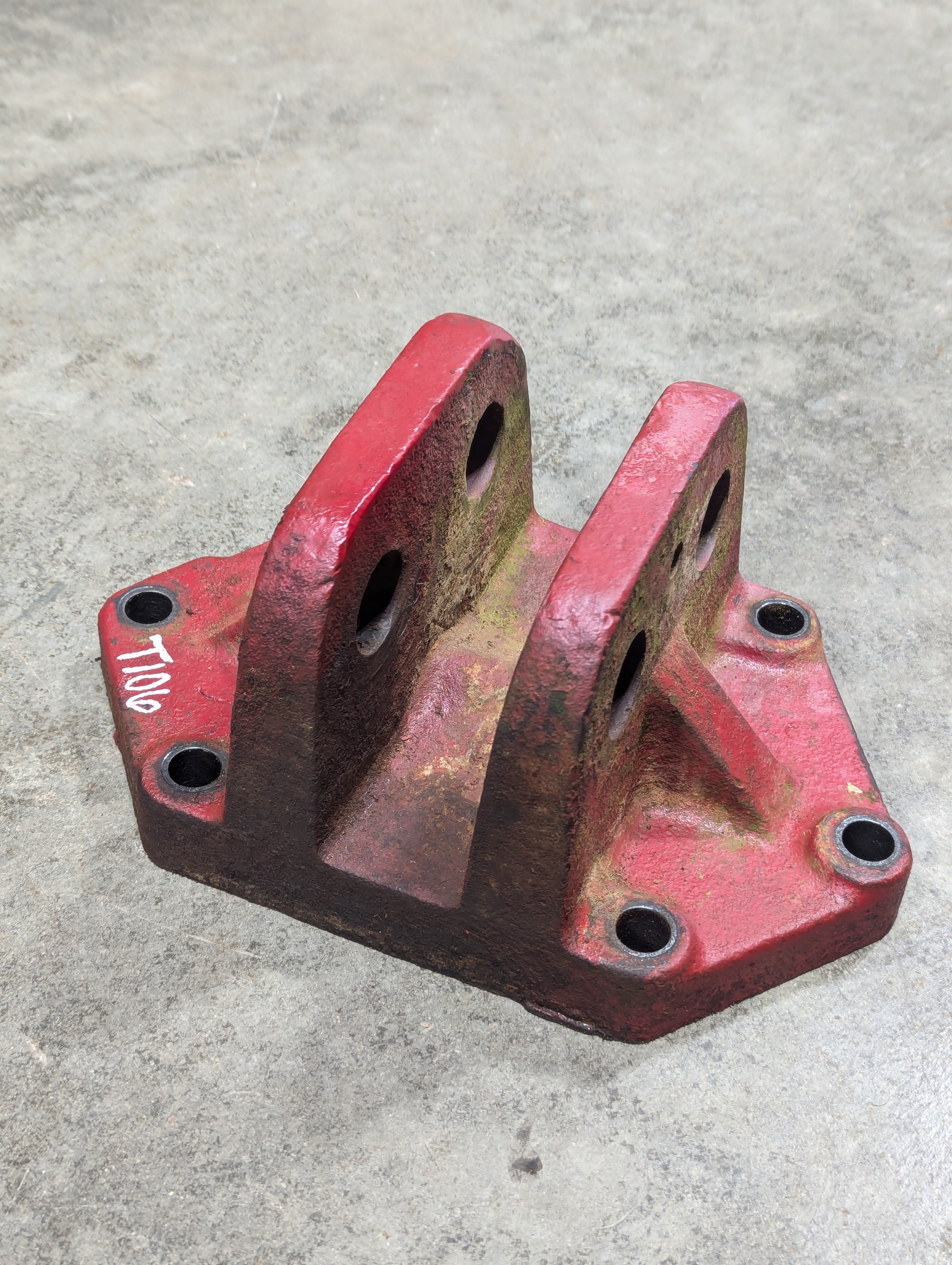 Toplink Bracket IH International 392210R51 USED - Hines Equipment 