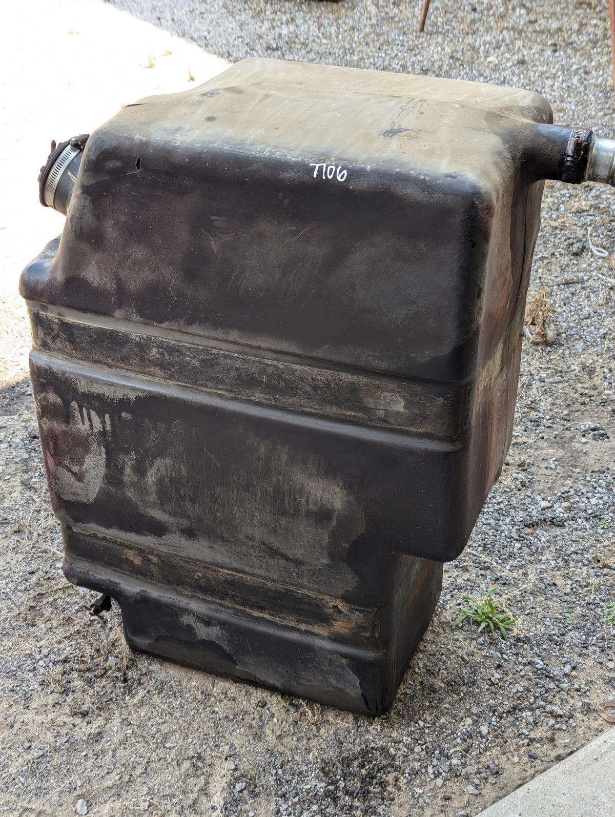 Auxiliary Fuel Tank IH International 130238C1 104274C2 USED