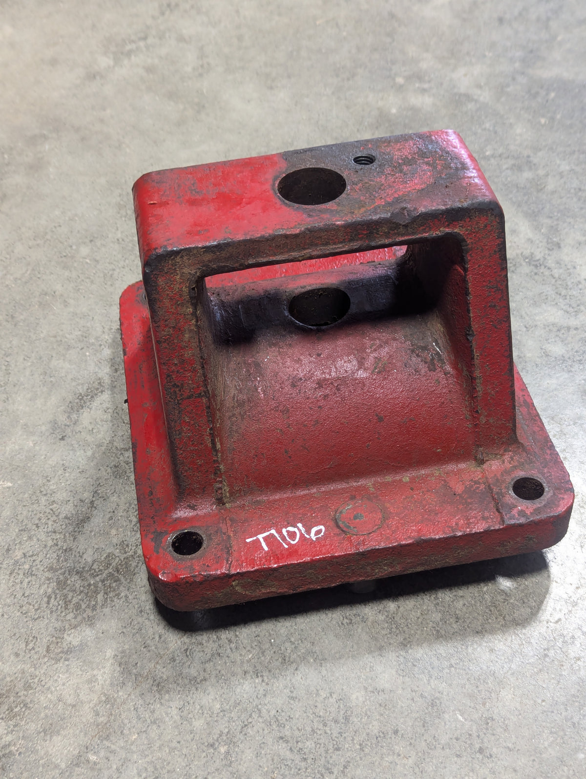 Drawbar Pivot Support IH International 108508C1 USED