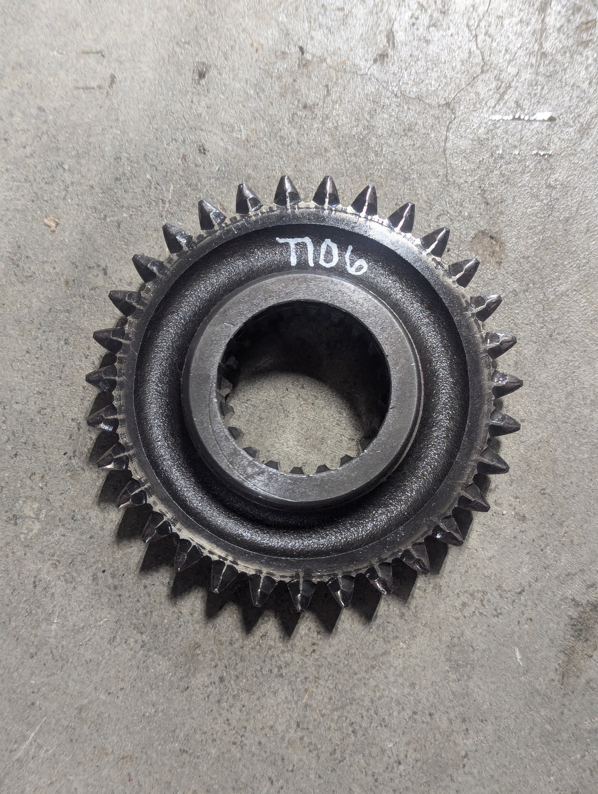 3rd/4th Speed Slider Gear IH International 528675R1 USED