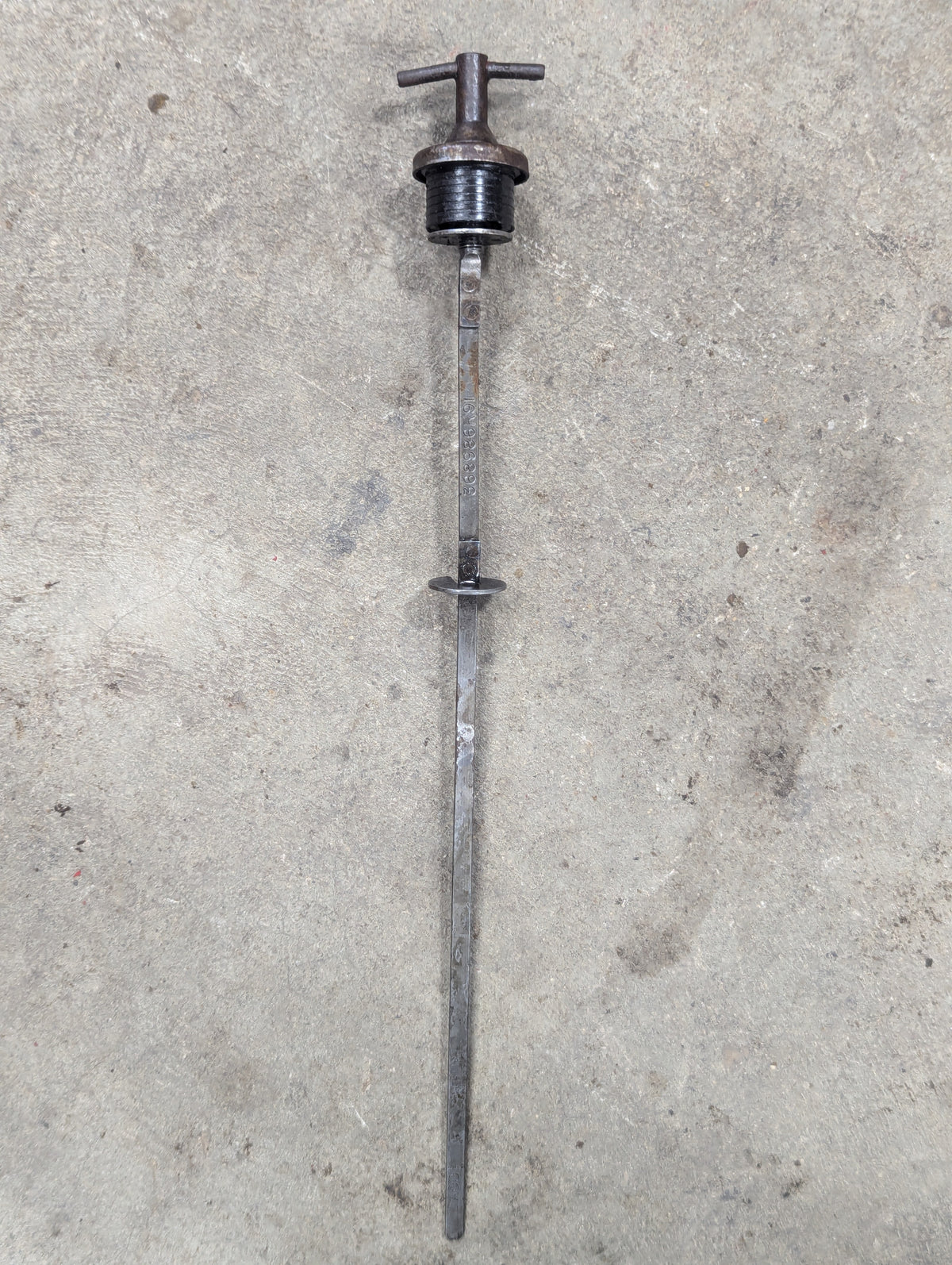 Engine Oil Dipstick IH International 368986R91 USED