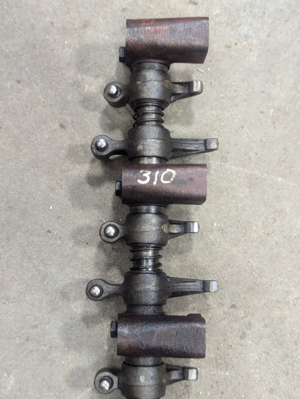Rocker Arm Assembly 3132293R92 USED | Fits IH D-310 D-358 686 826 ...