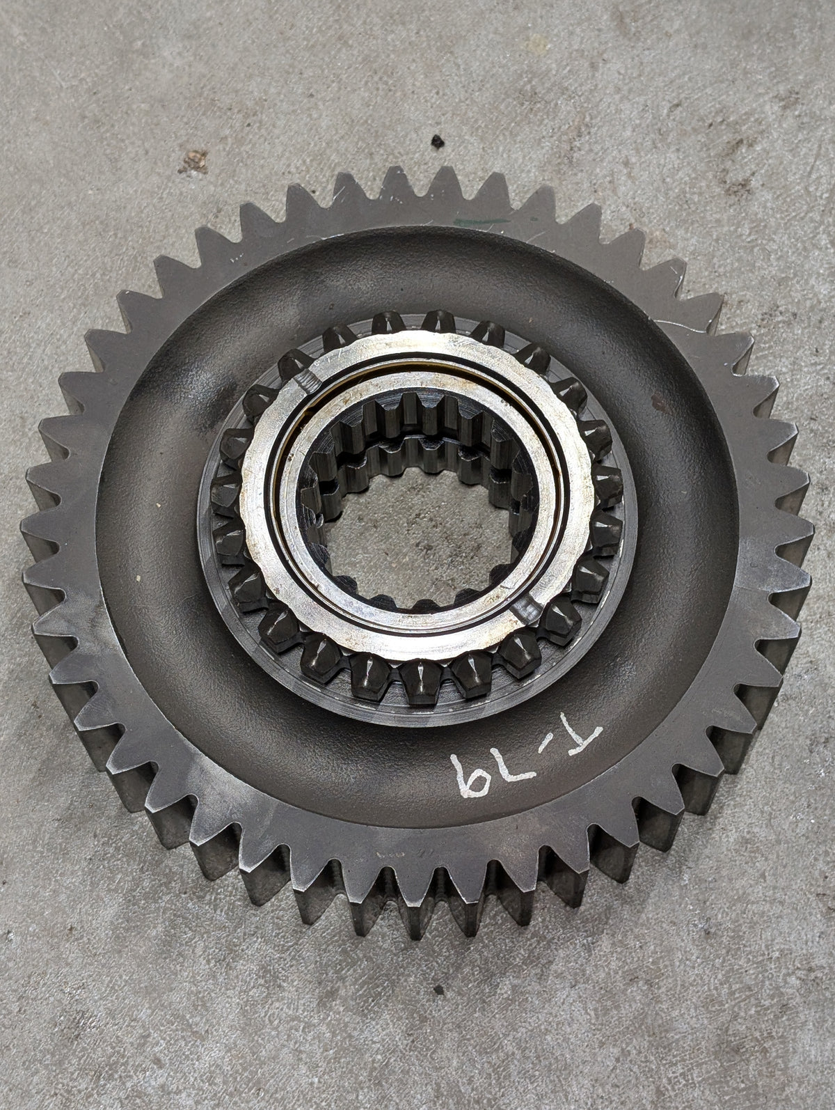 Hi-Lo Driven Gear IH International 67766C1 67767C1 USED