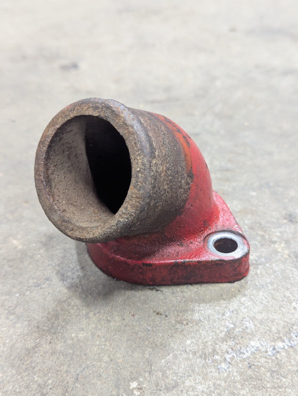 Water Outlet Elbow IH International 3132909R1 USED