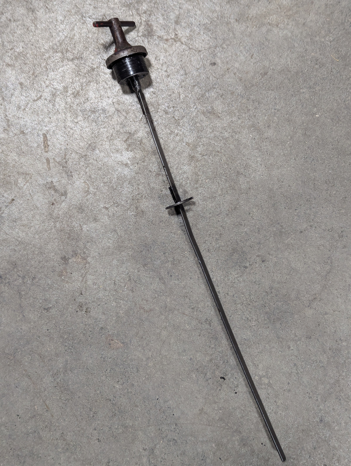 Engine Oil Dipstick IH International 368986R91 USED