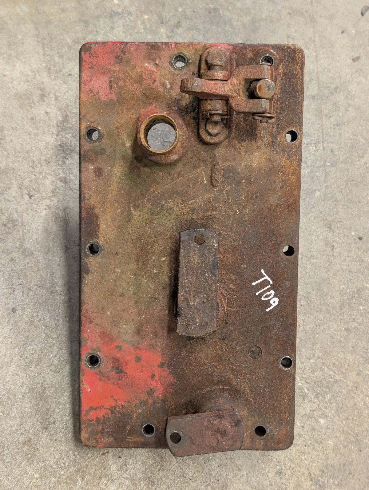Range Cover &amp; Shifting Assembly IH International 398298R41 USED