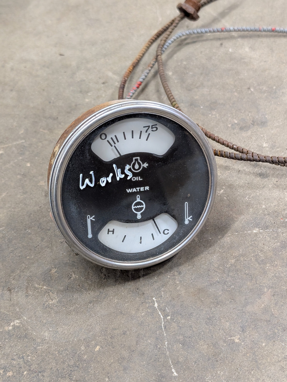 Oil &amp; Temperature Gauge IH International 534057R2 USED