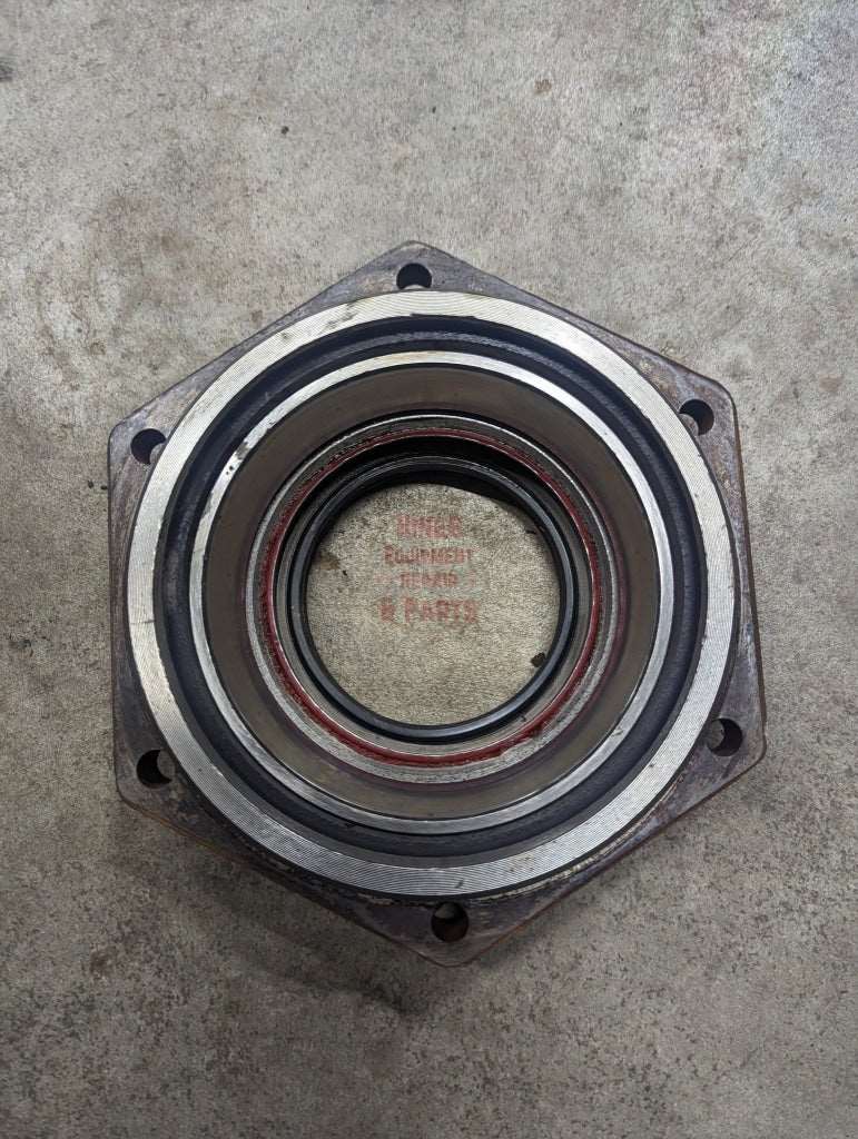 Axle Cap IH International 382899R1 530032R1 USED - Hines Equipment Repair &amp; Parts