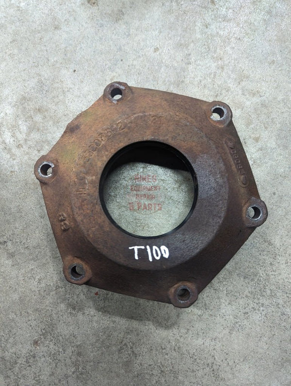 Used Axle Cap for IH Tractors - 382899R1, 530032R1, Fits 706 & More ...