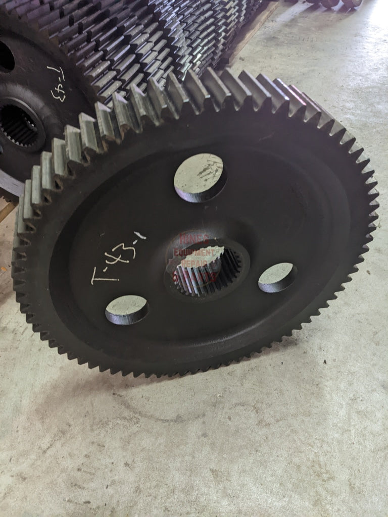 Bull Gear Ih International 384075R1 Used Drive Train