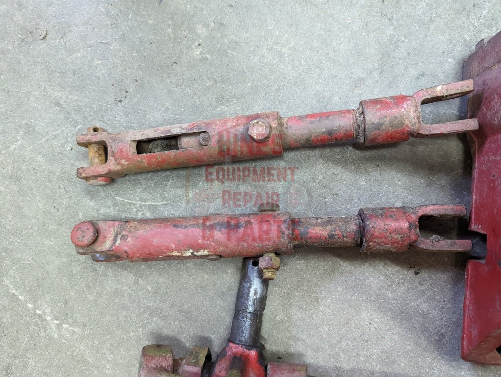 Category 2 Hitch Assembly IH International 539749R91 406243R2 398250R92 398249R92 396752R1 USED - Hines Equipment Repair & Parts