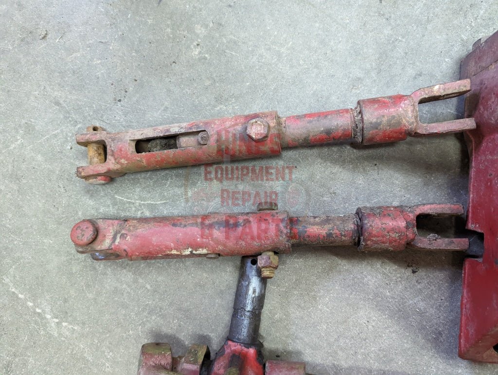 Category 2 Hitch Assembly IH International 539749R91 406243R2 398250R92 398249R92 396752R1 USED - Hines Equipment Repair &amp; Parts