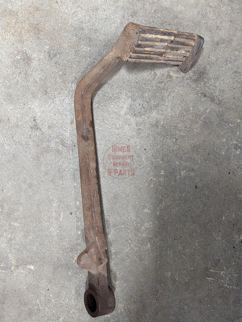 Clutch Pedal Ih International 104039C2 Used Controls