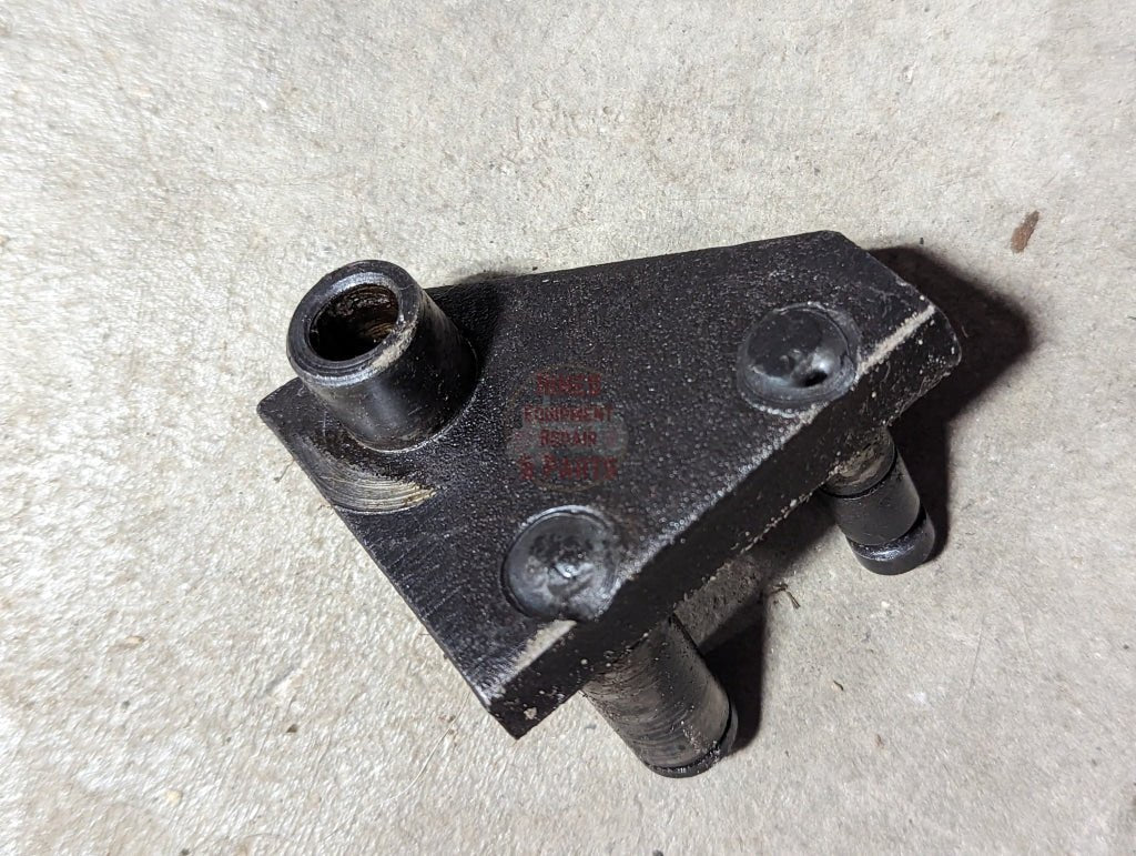 Draft Control Eccentric Lever IH International 113815C91 USED - Hines Equipment Repair &amp; Parts