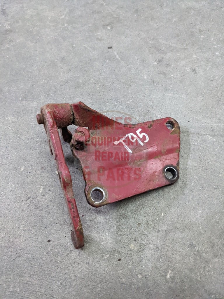 Governor Bracket & Lever Ih International 378131R21 378133R1 Used Engine
