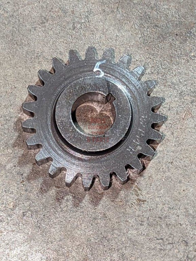 Hitch Pump Drive Gear Ih International 133404C1 Used 5 Hydraulics