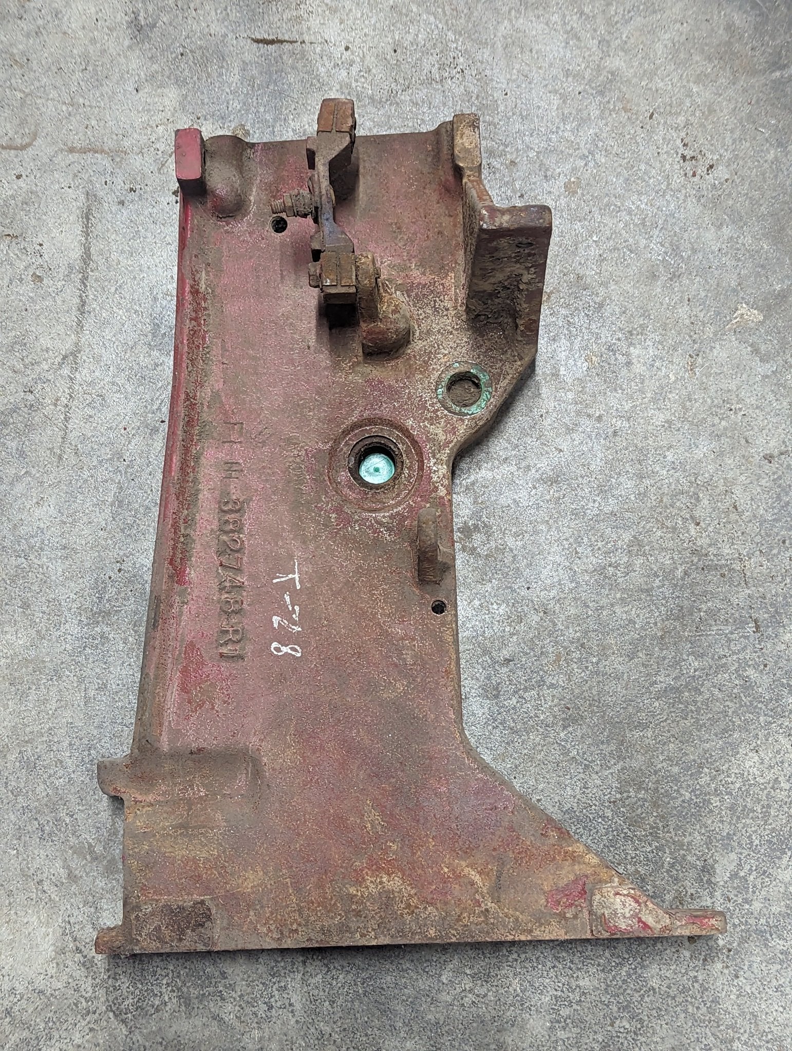 Left Gear Selector Support IH International 382748R1 USED - Hines Equipment Repair & Parts