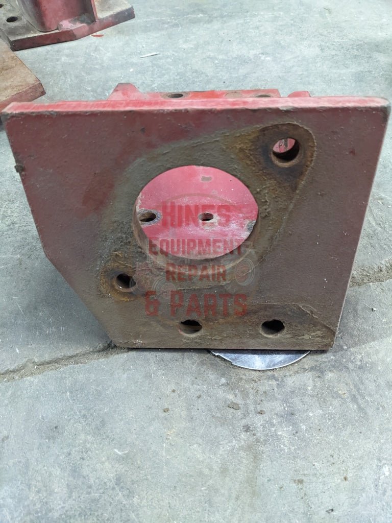 Left Rear Cab Mount Bracket Ih International 117706C1 Used 1 Superstructure