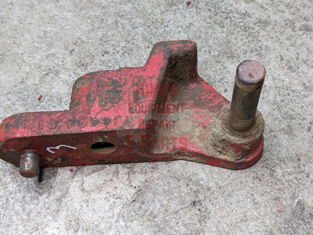 PTO Control Linkage Bracket IH International 104423C1 104424C1 USED - Hines Equipment Repair &amp; Parts