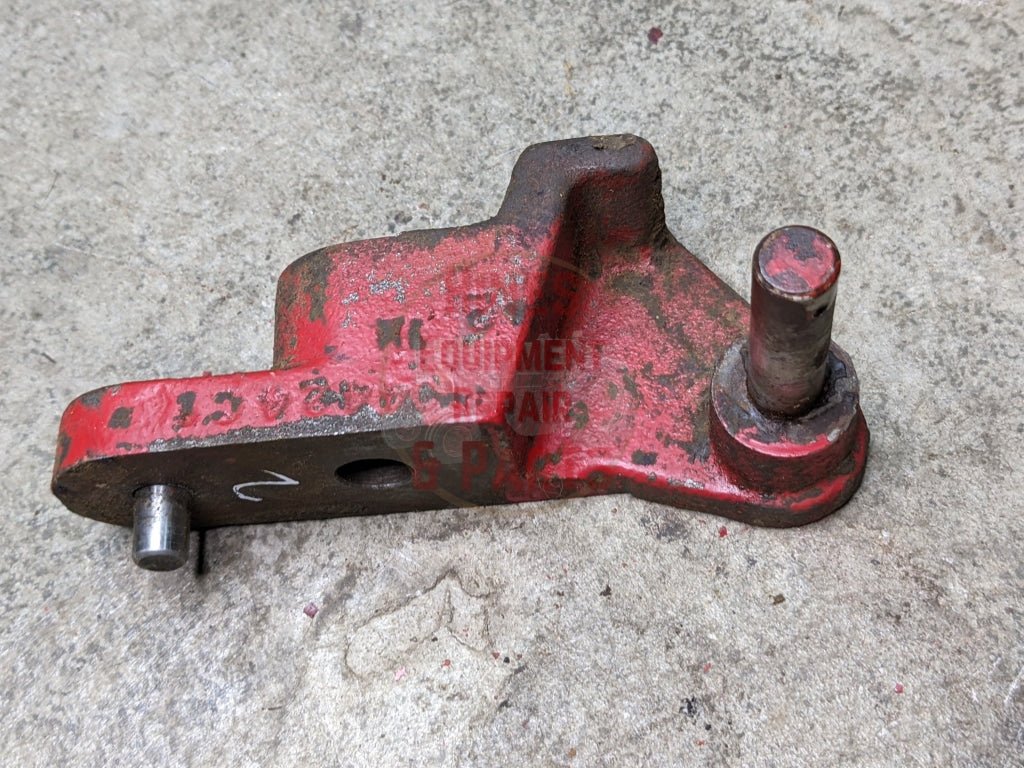 PTO Control Linkage Bracket IH International 104423C1 104424C1 USED - Hines Equipment Repair &amp; Parts