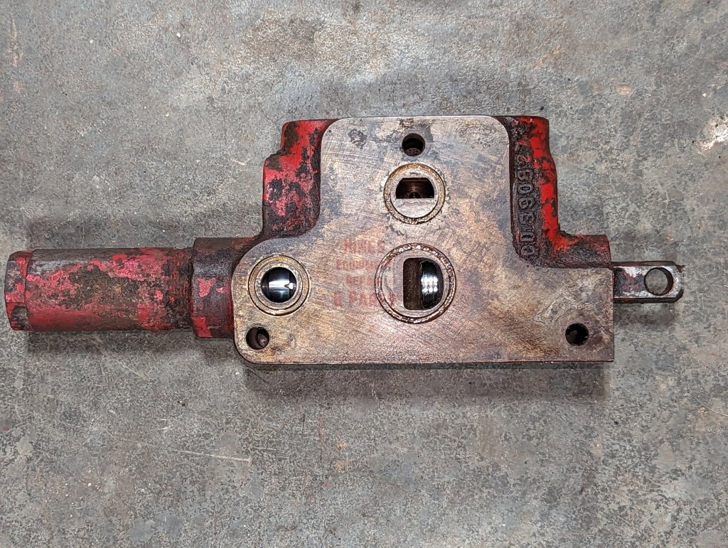 Remote Auxiliary Valve International 390827R1 390826R92 USED - Hines Equipment Repair & Parts