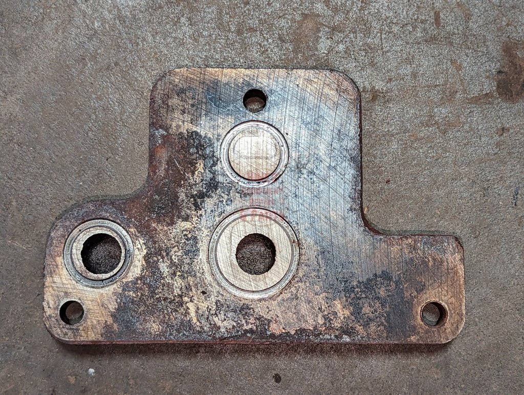 Remote Auxiliary Valve Outlet Cover IH International 376023R3 USED - Hines Equipment Repair &amp; Parts