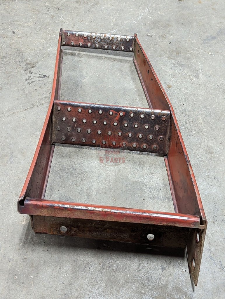 Right Ladder IH International 111551C1 USED - Hines Equipment Repair &amp; Parts