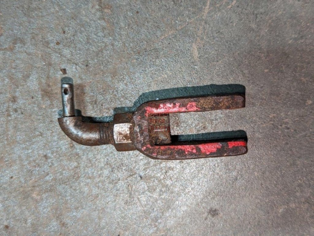 Valve Rod Clevis IH International 104543C1 USED - Hines Equipment Repair &amp; Parts