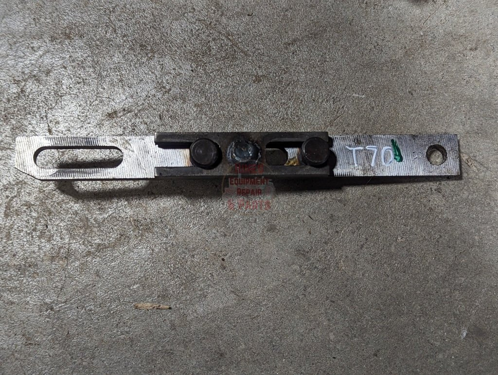 Walking Beam to Valve Link IH International 403984R1 USED - Hines Equipment Repair &amp; Parts